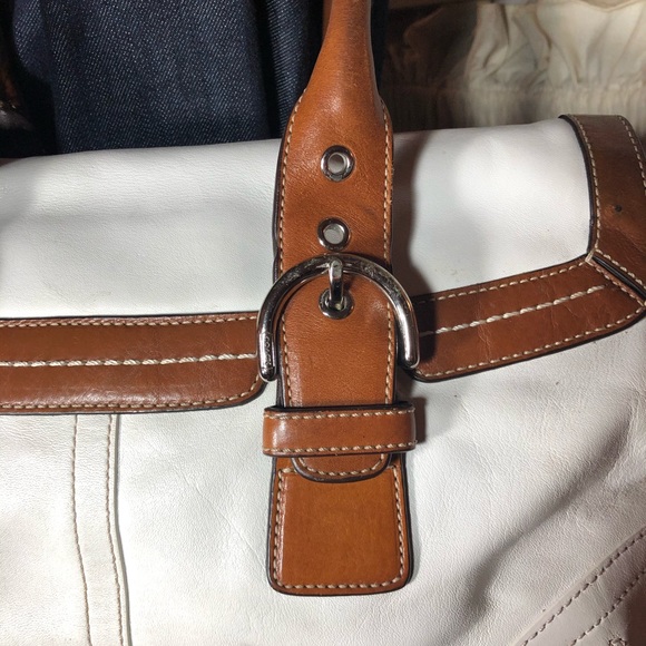 COACH WINTER WHITE/BROWN LEATHER SHOULDER BAG - Picture 8 of 15